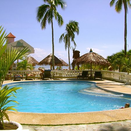 Whispering Palms Island Resort Bacolod Bagian luar foto