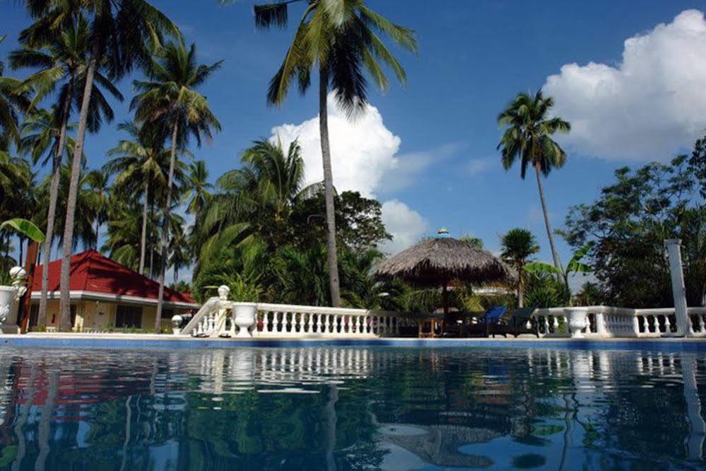 Whispering Palms Island Resort Bacolod Bagian luar foto