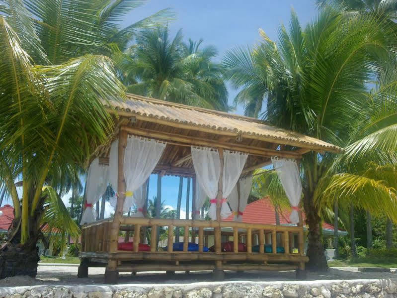 Whispering Palms Island Resort Bacolod Bagian luar foto