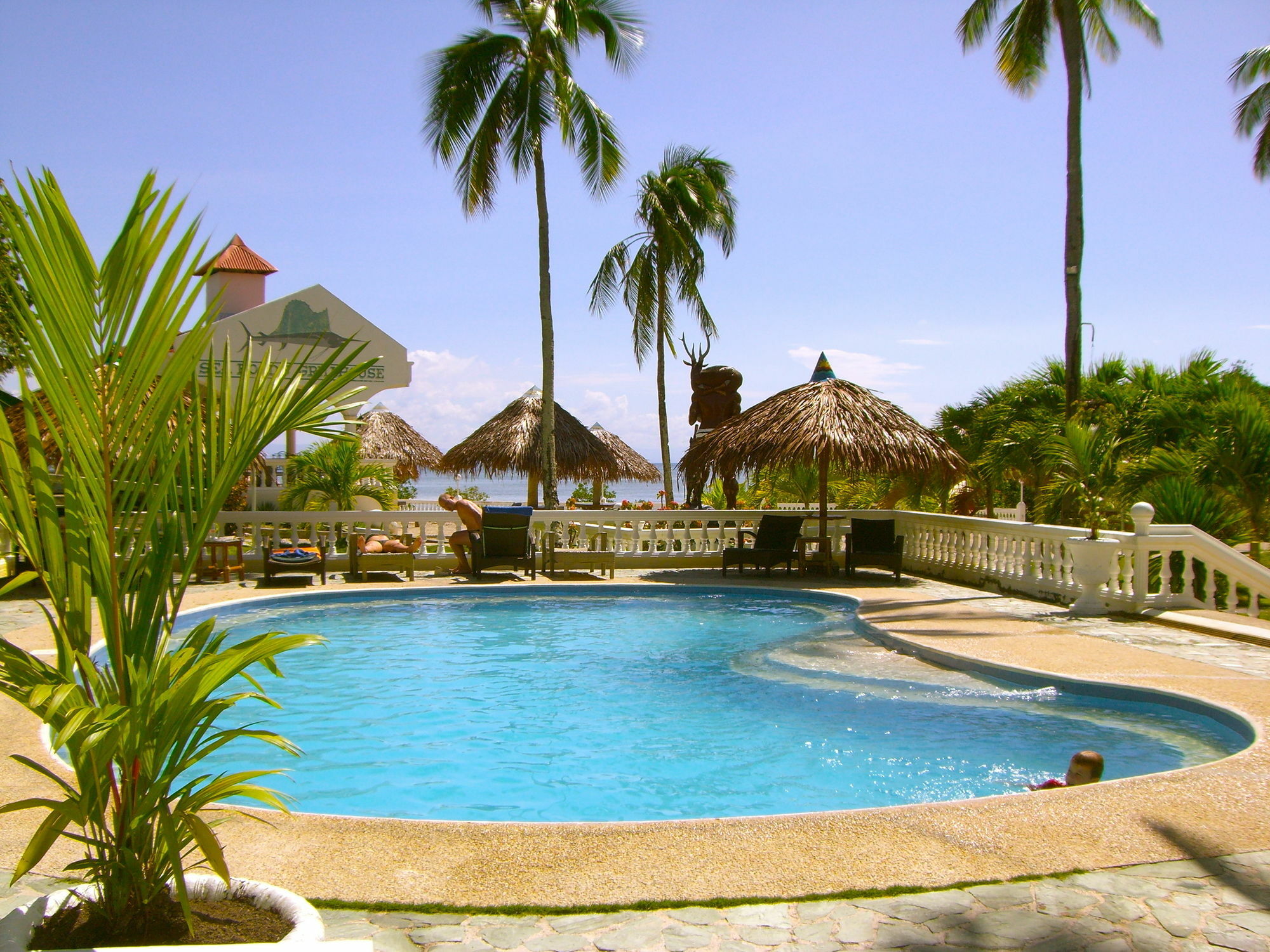 Whispering Palms Island Resort Bacolod Bagian luar foto